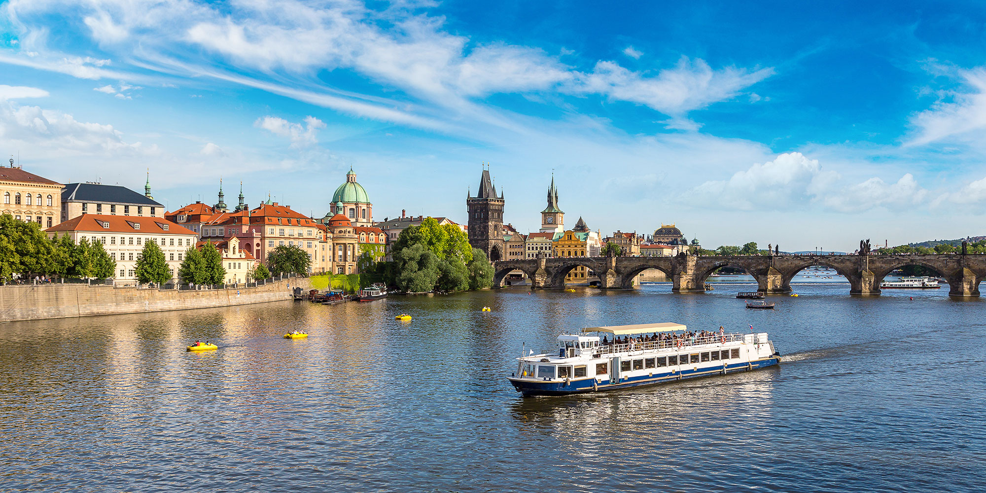 Beispielbild: Partyboot in Prag / Example image: Party boat in Prague